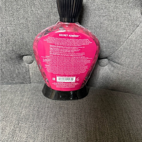 Designer Skin Secret Admirer Bronzer - Red and Black - Picture 2 of 3